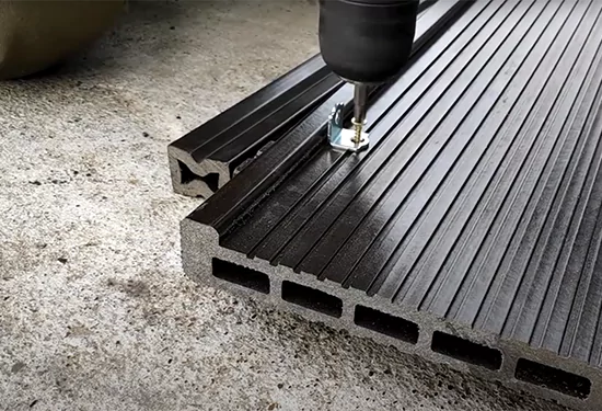 Установка первой ступени настила из ДПК